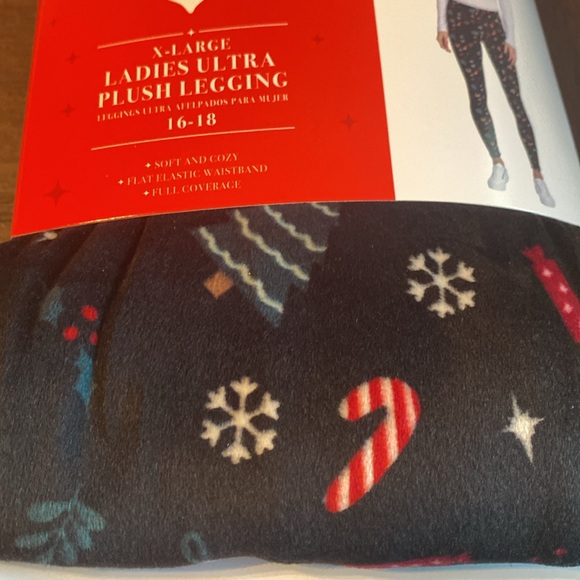 Ladies Ultra Plush Christmas Leggings! 2 pairs! - Picture 7 of 8